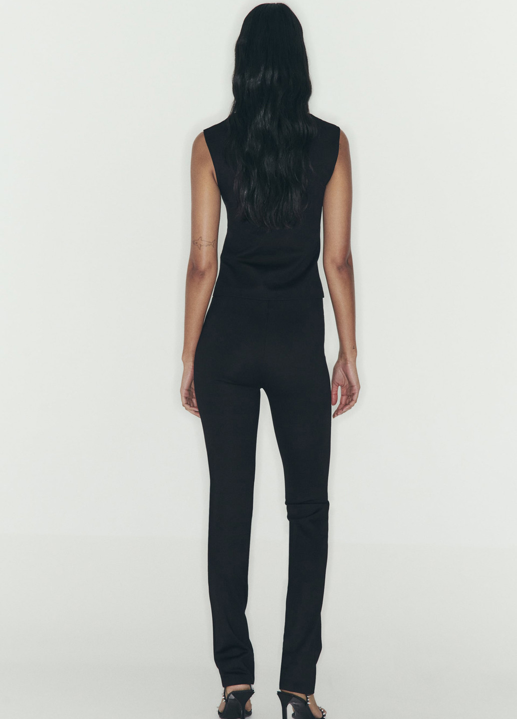 Черные кэжуал демисезонные прямые брюки Zara