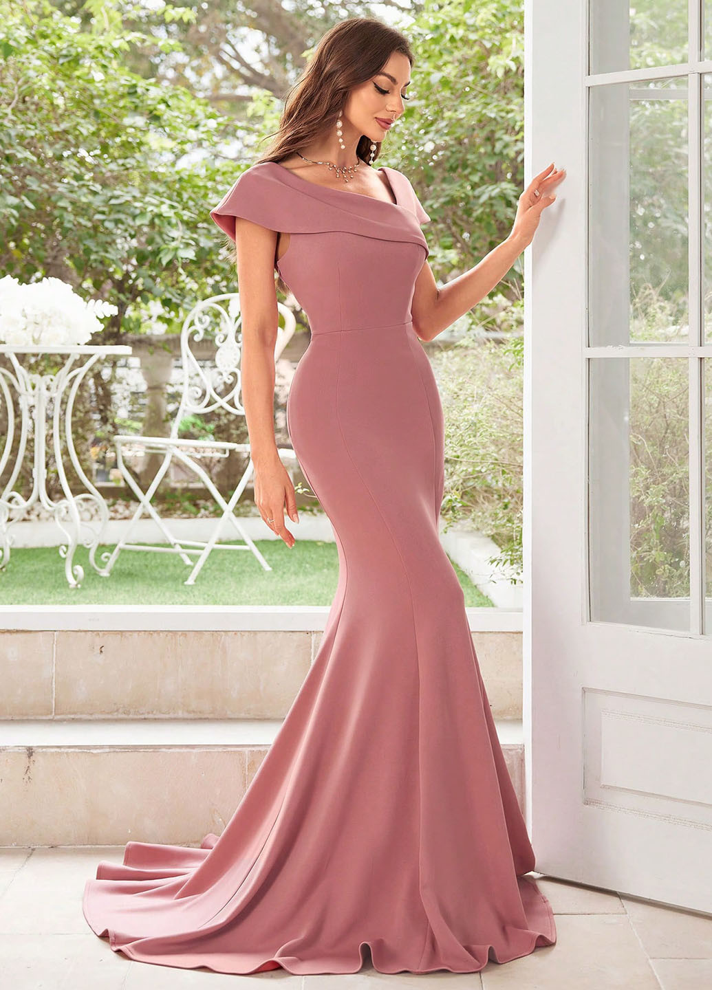 Розовое вечернее платье со шлейфом SHEIN однотонное