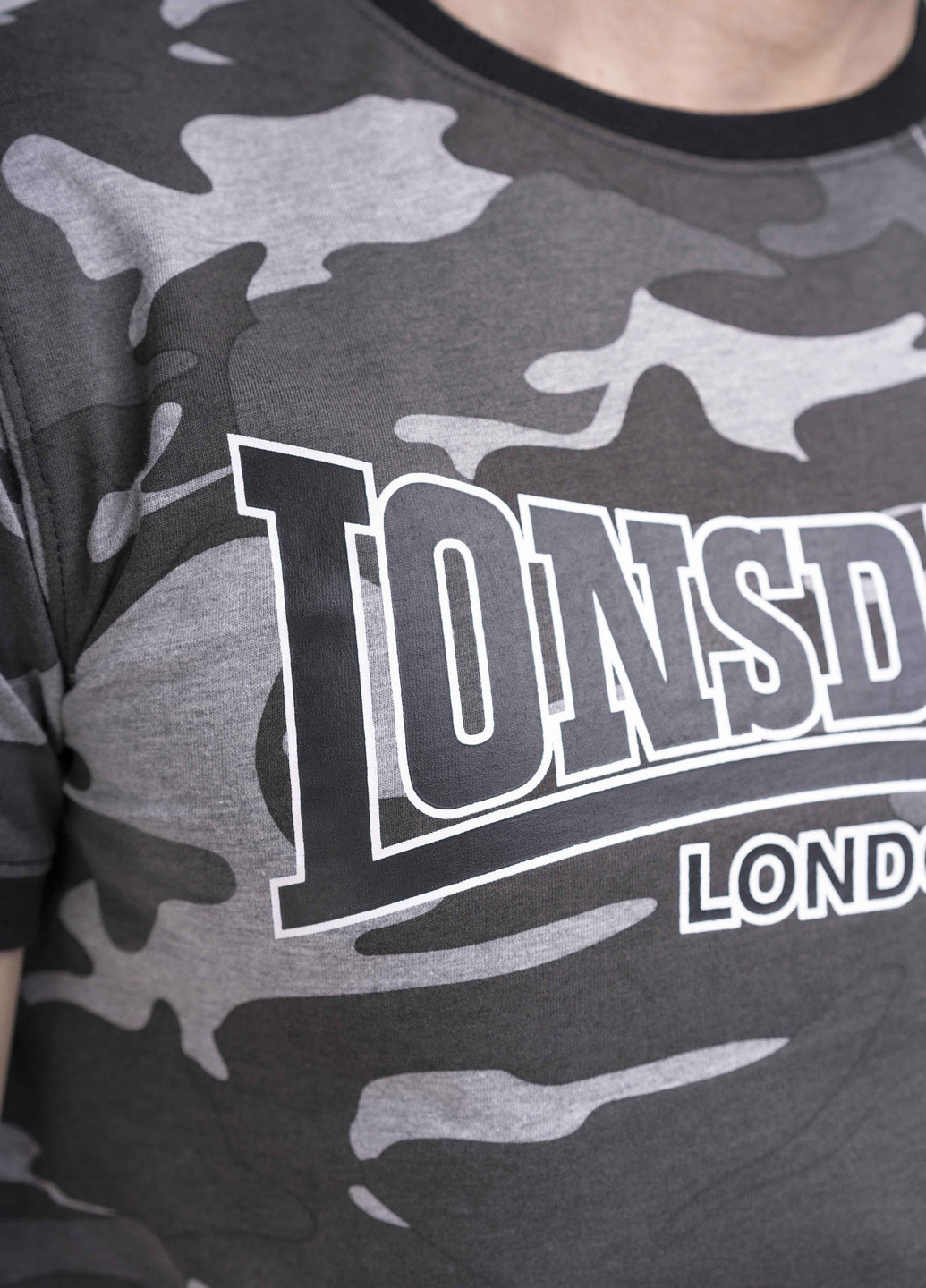 Серая летняя футболка Lonsdale COBBETT