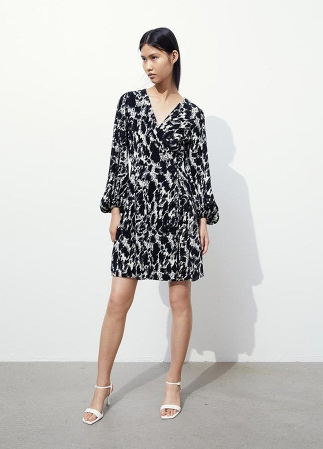 Комбінована кежуал сукня на запах H&M з абстрактним візерунком