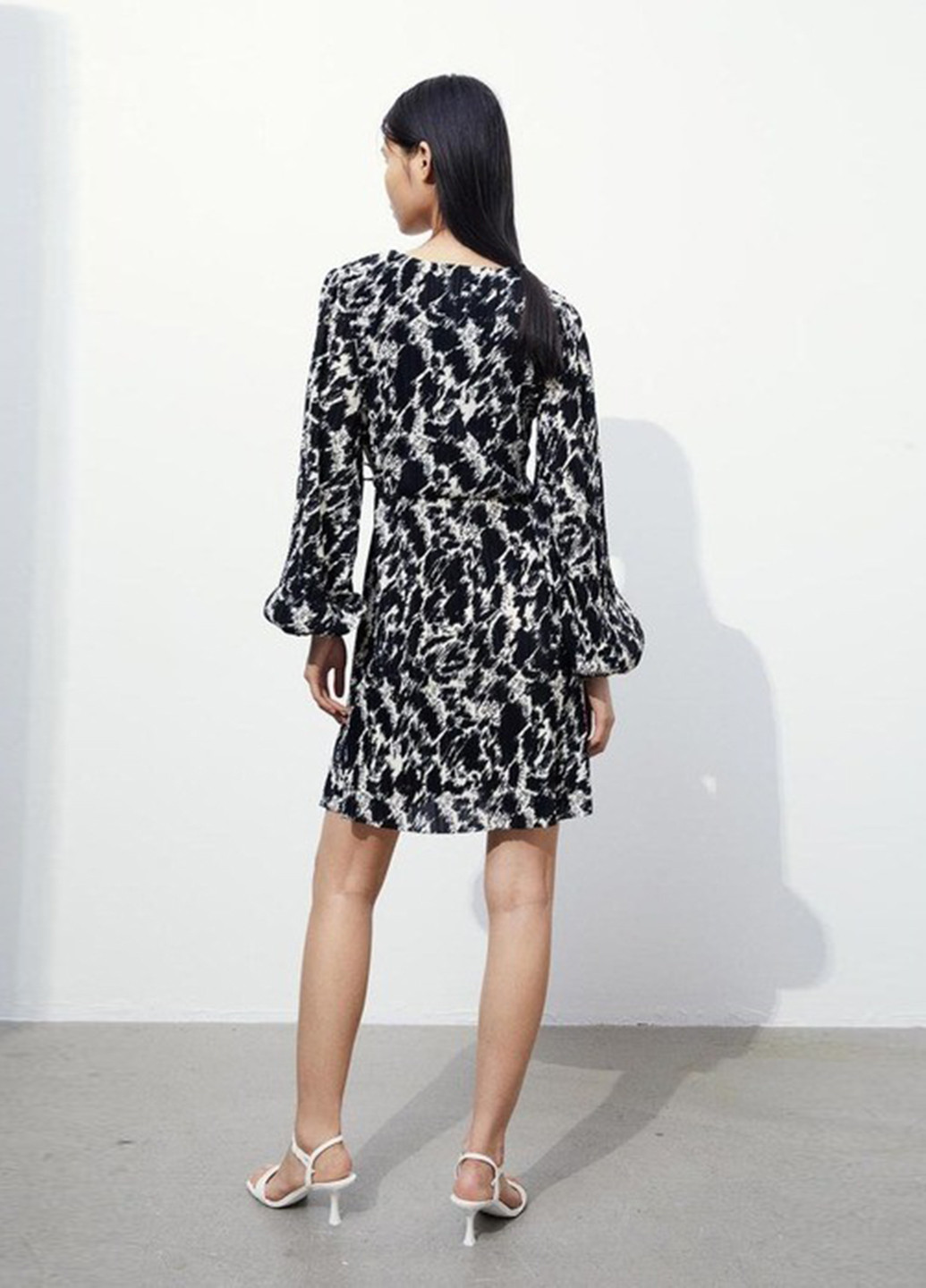 Комбінована кежуал сукня на запах H&M з абстрактним візерунком