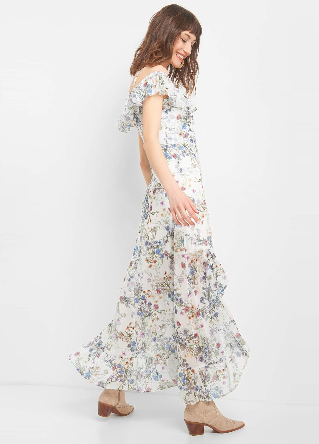 Белое кэжуал платье Orsay с цветочным принтом