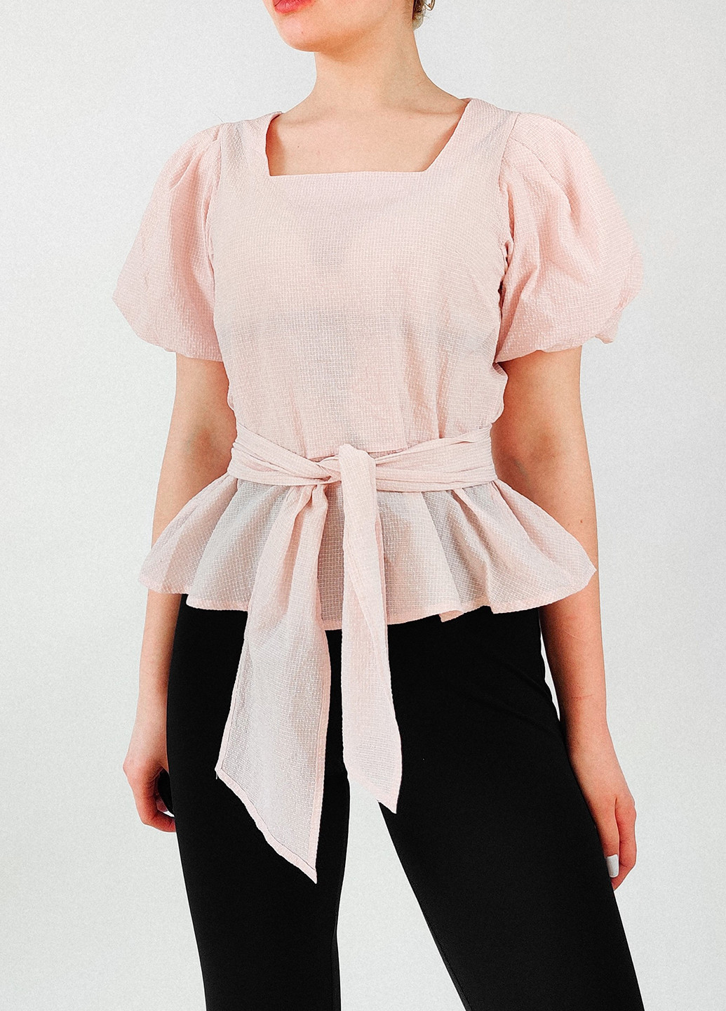 Светло-розовая летняя блуза с баской Nasty Gal