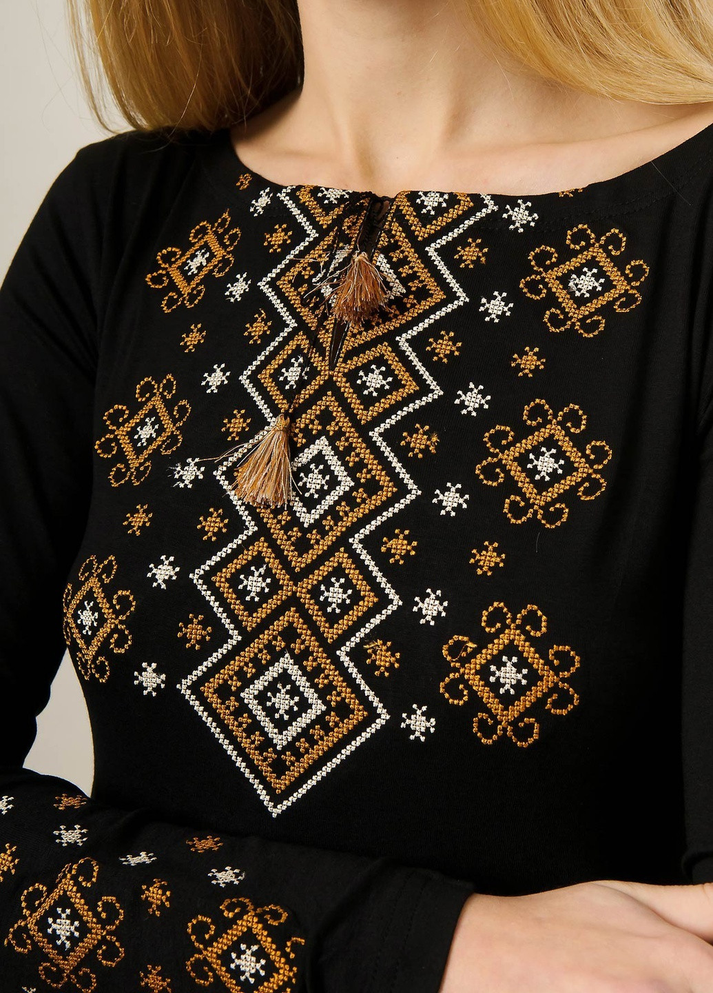 Жіноча вишита футболка з довгим рукавом Карпатський орнамент коричнева вишивка Melanika (250206183)