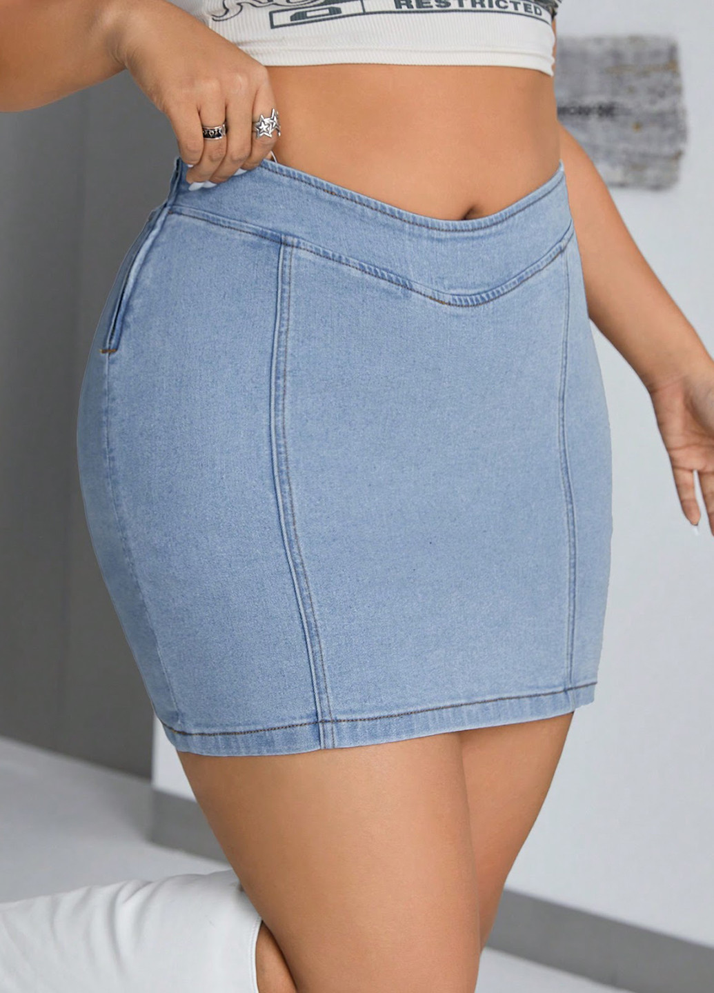 Голубая джинсовая однотонная юбка SHEIN карандаш