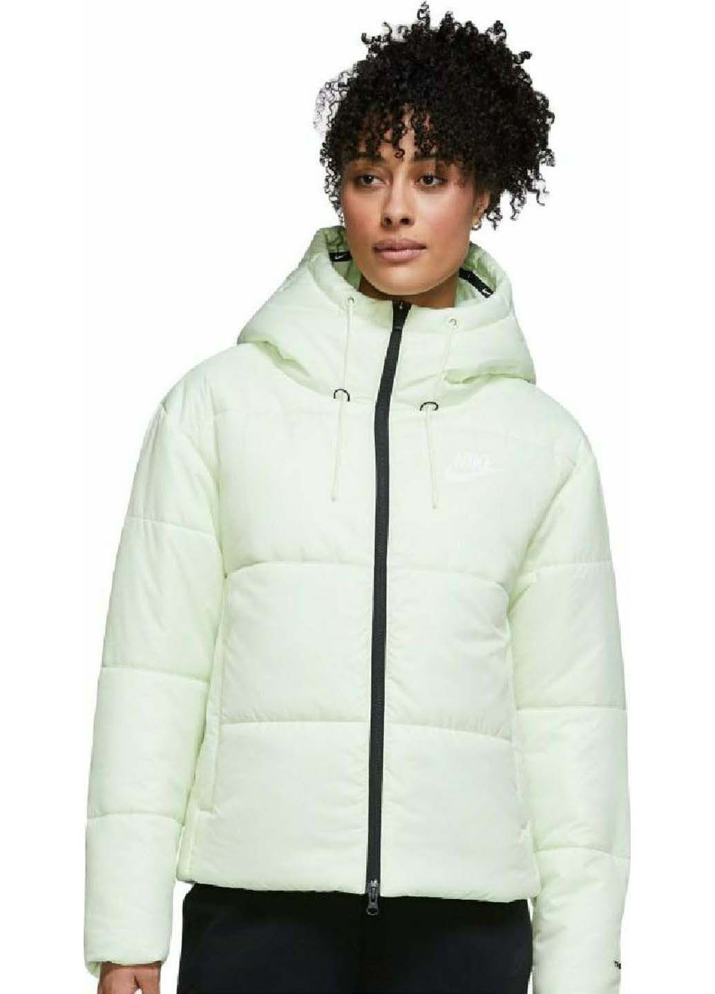 Салатовая зимняя куртка Nike