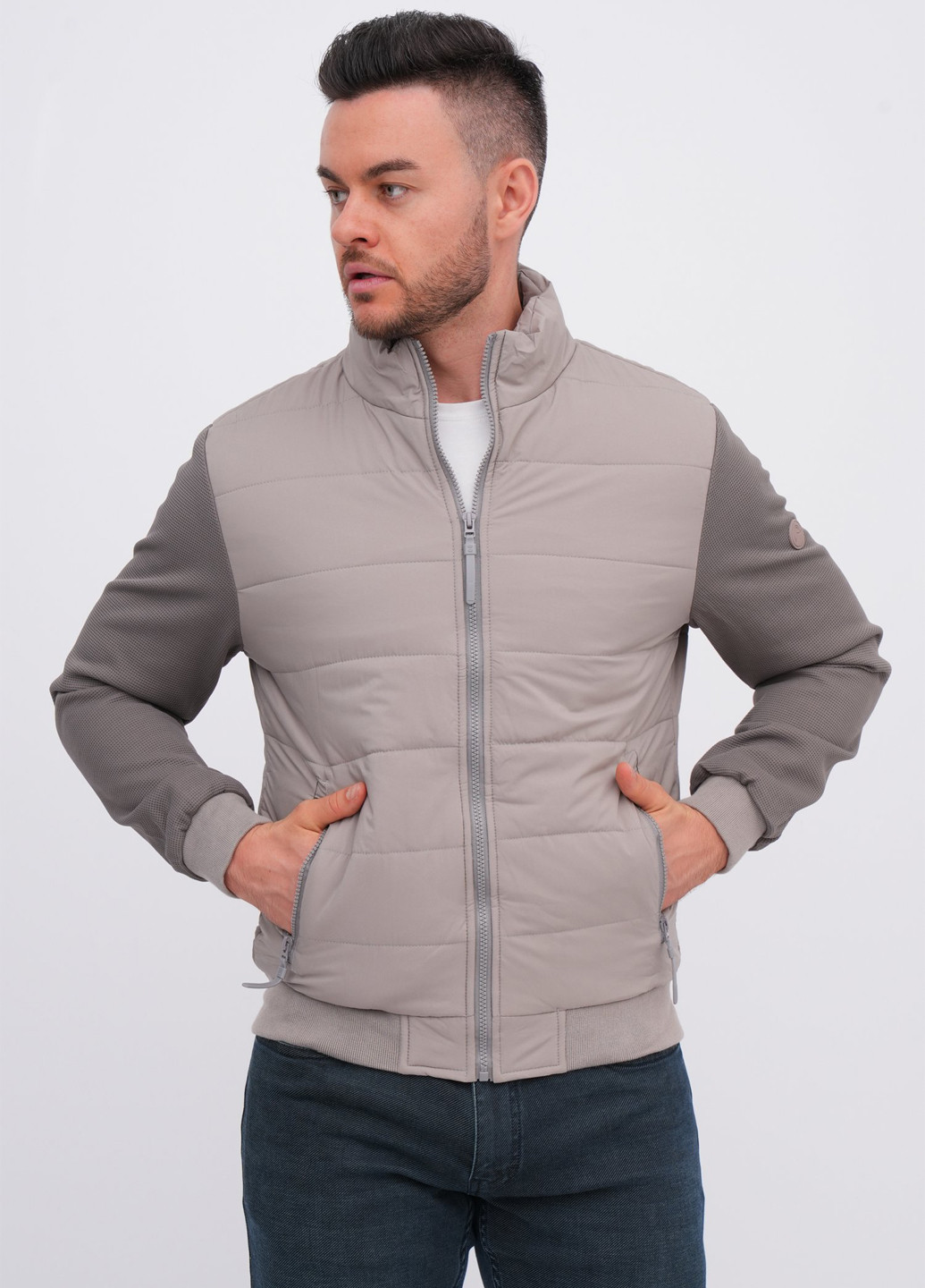 Светло-серая демисезонная куртка K.O.R