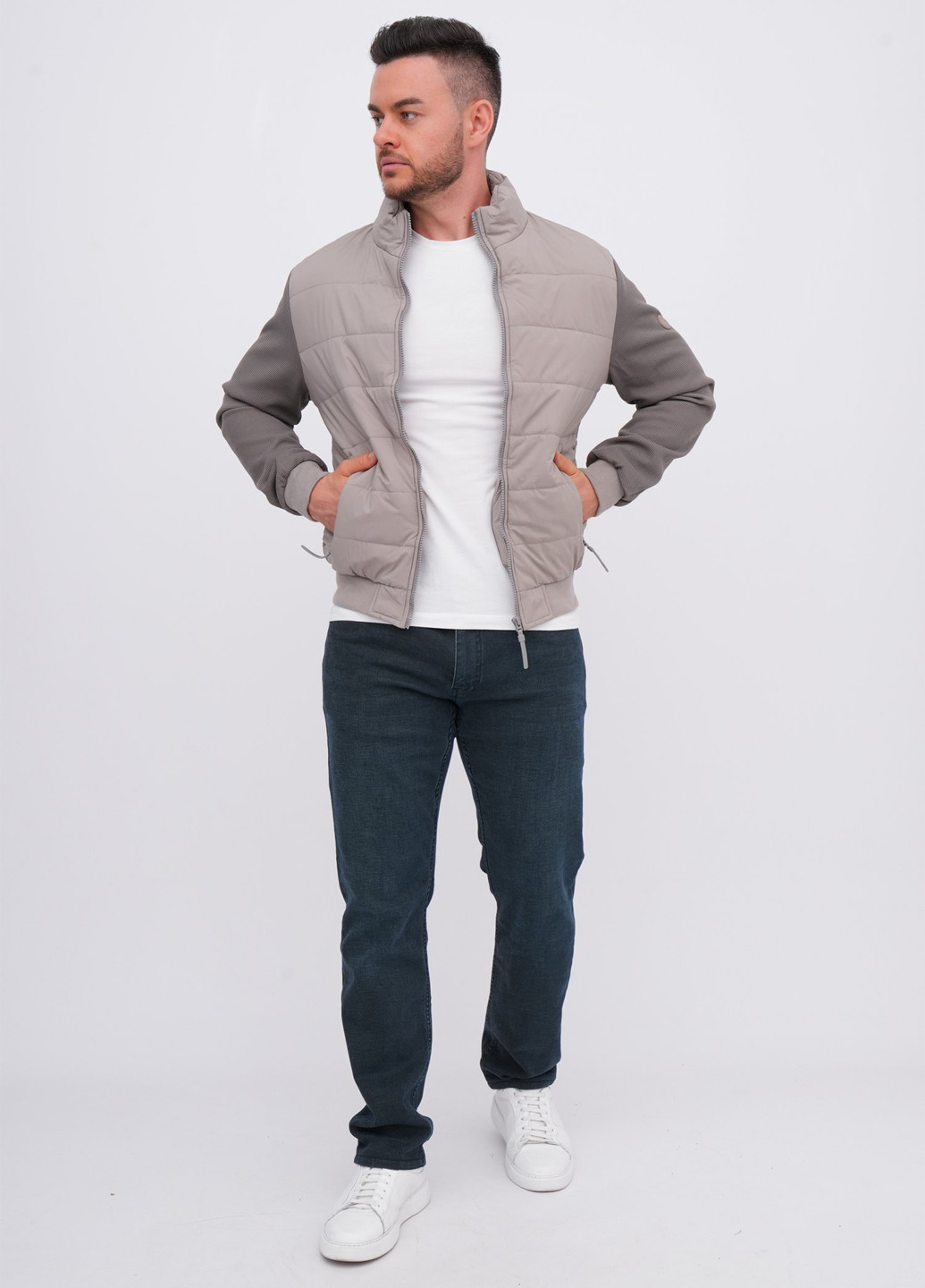 Светло-серая демисезонная куртка K.O.R