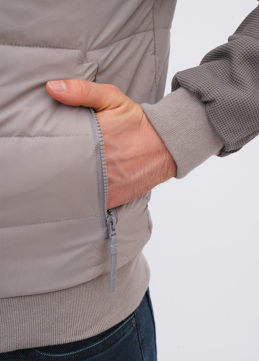 Светло-серая демисезонная куртка K.O.R