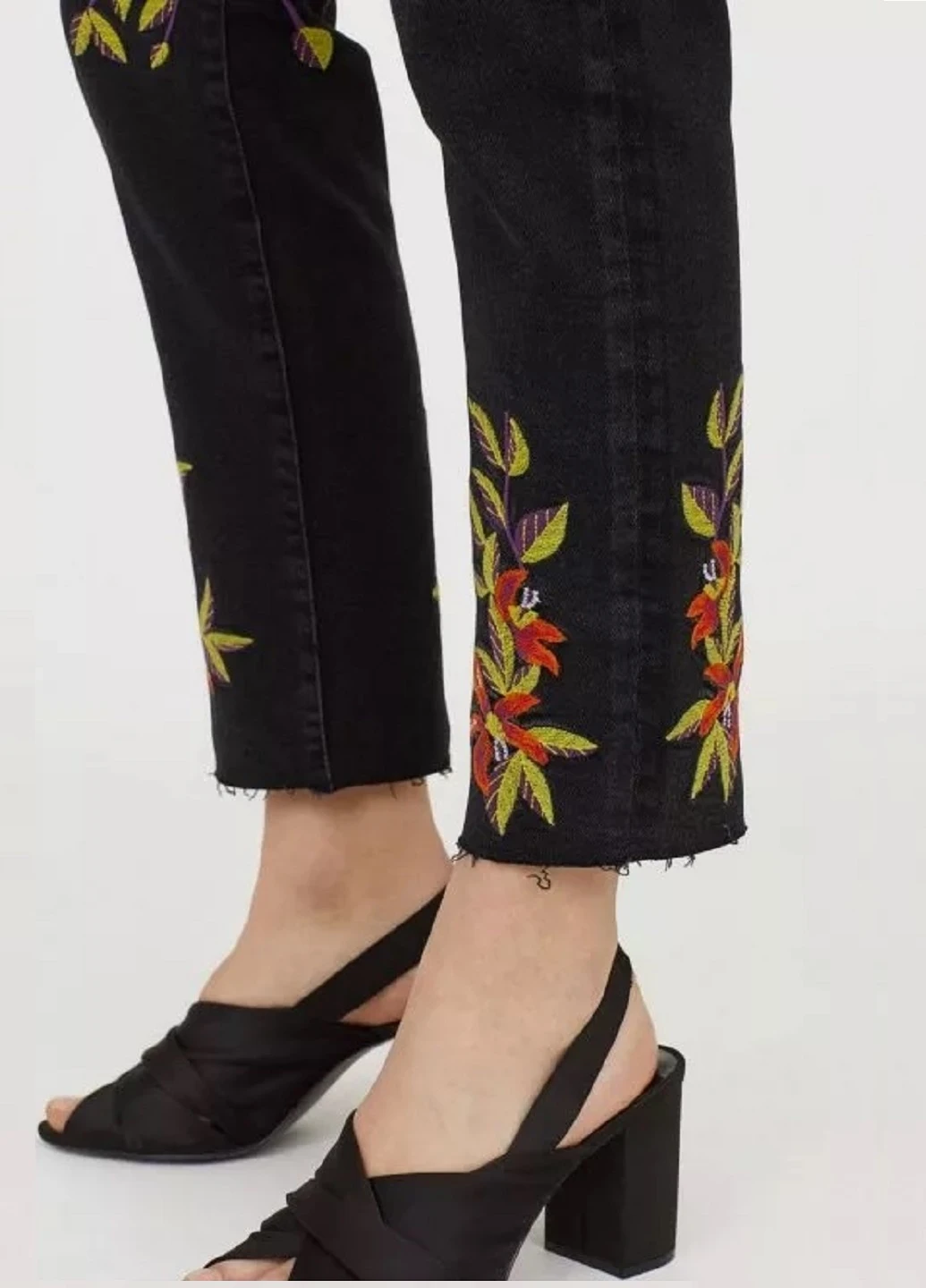Джинси з вишивкою Jeans with embroidery H&M - (251974070)