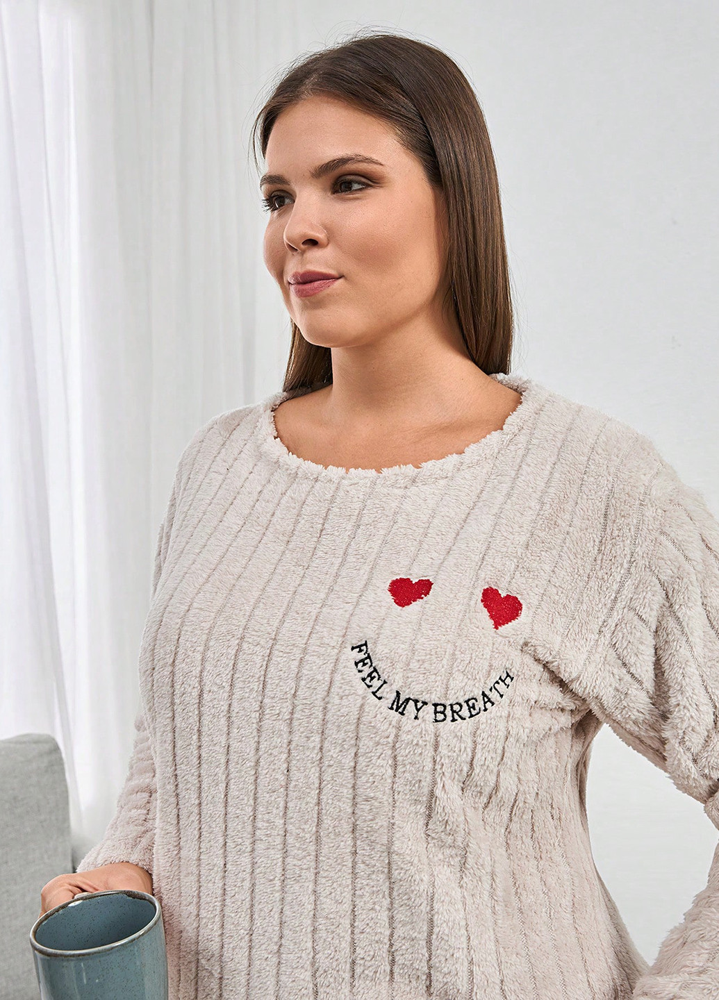 Бежевая всесезон пижама (лонслив, брюки) лонгслив + брюки SHEIN