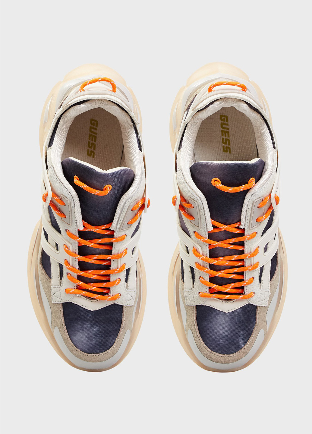 Бежевые всесезонные кроссовки Guess