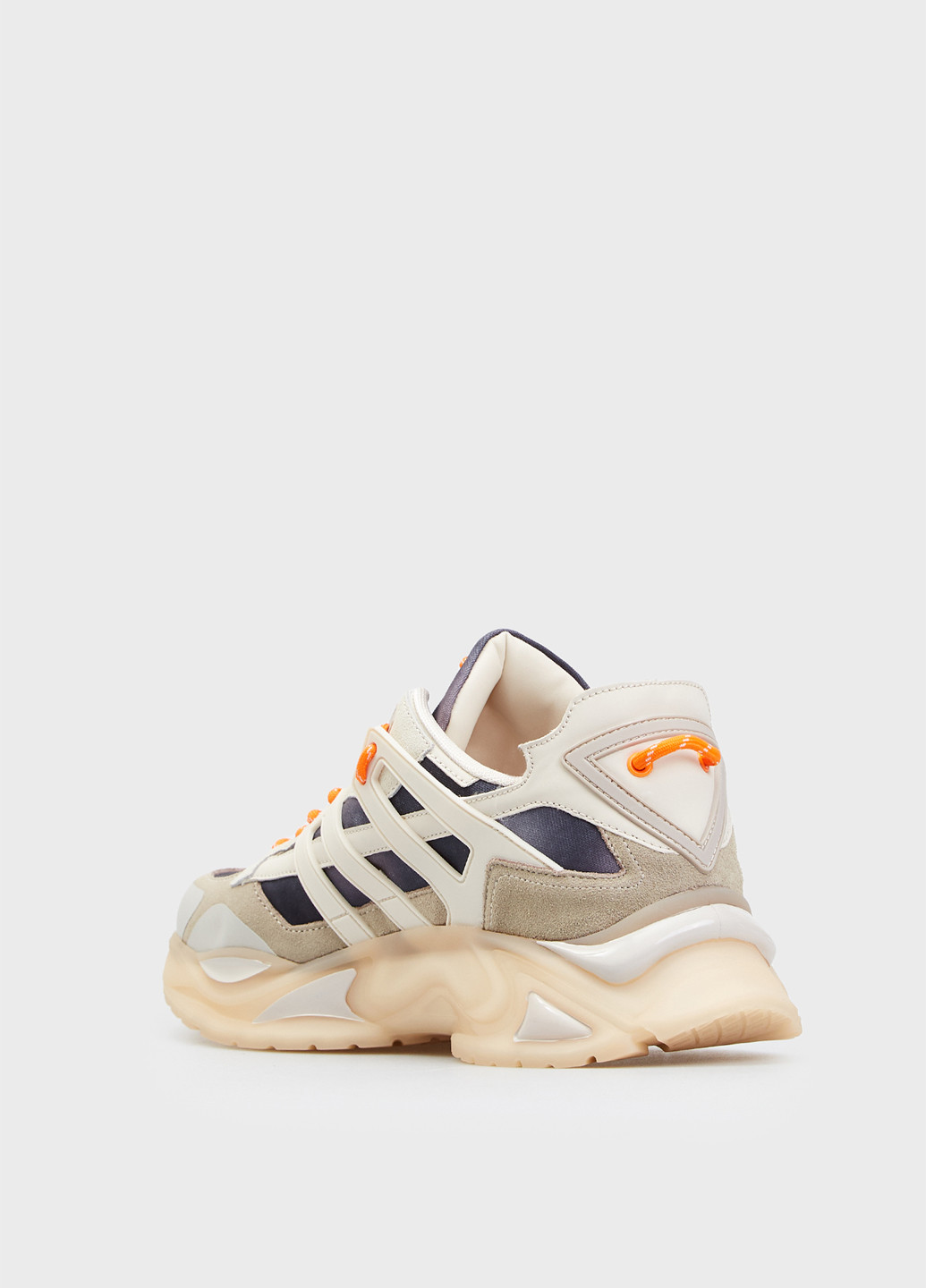 Бежевые всесезонные кроссовки Guess