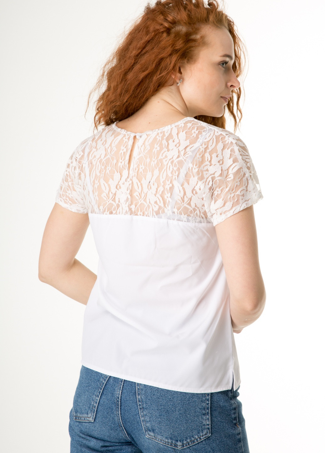 Белая летняя со вставками из кружева INNOE Блуза