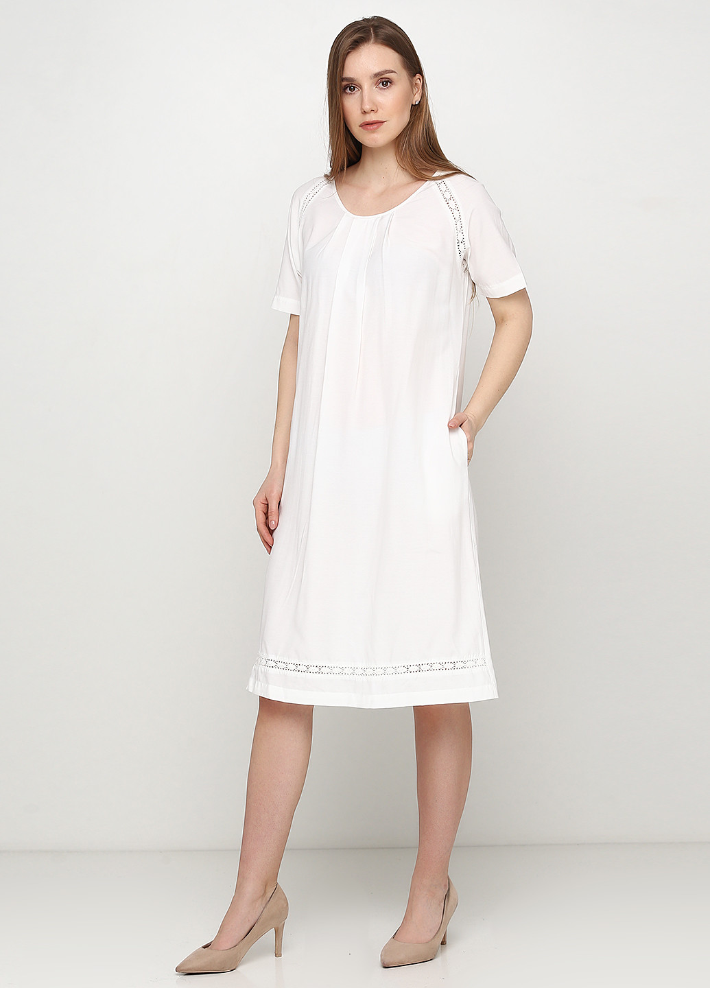 Молочное кэжуал платье платье-футболка Sassofono однотонное