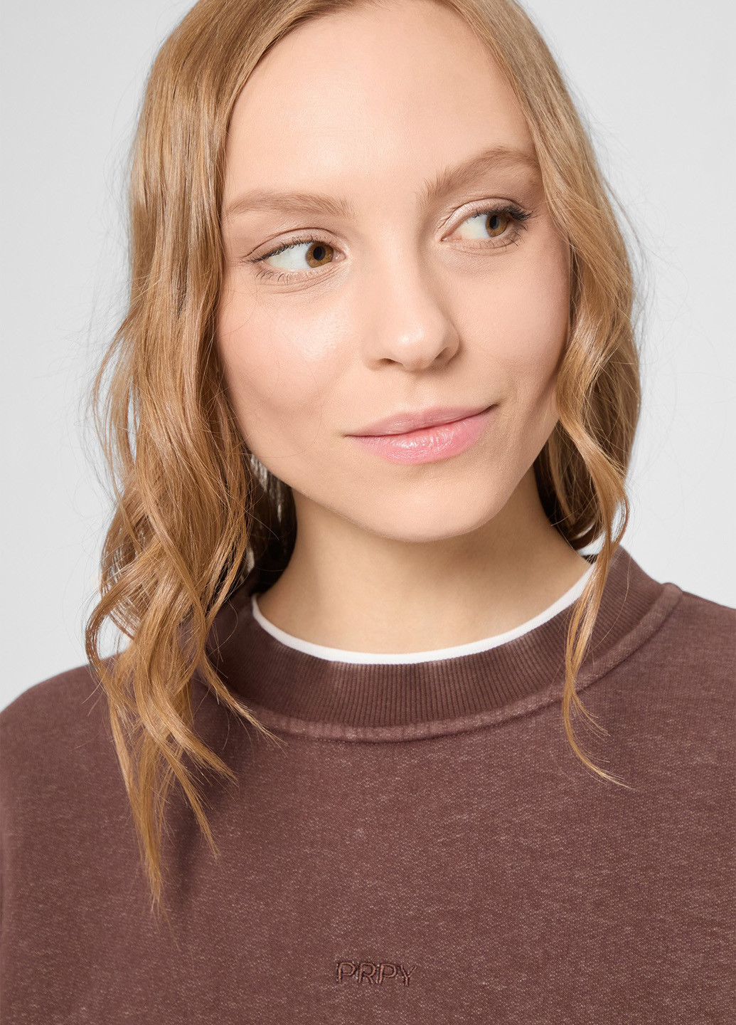 Коричневый свитшот PRPY меланж вышивка (366431579)