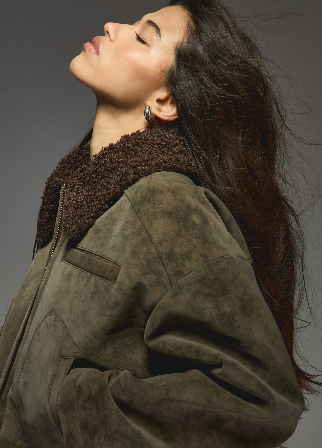 Оливковая (хаки) демисезонная куртка SHEIN