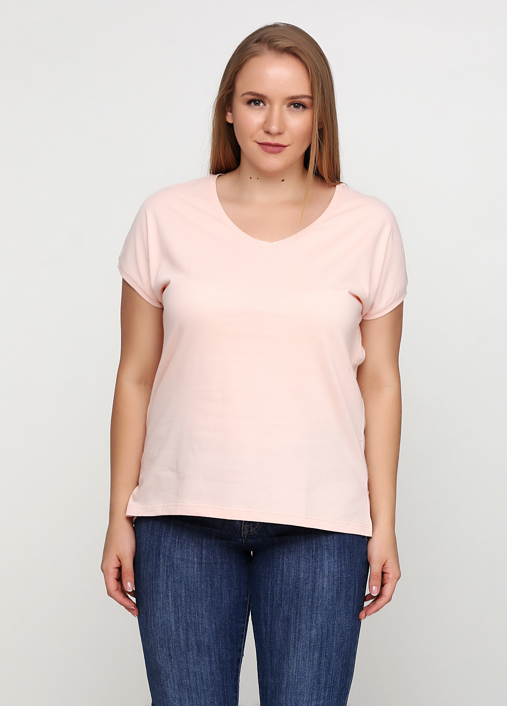 Светло-розовая летняя футболка Роза