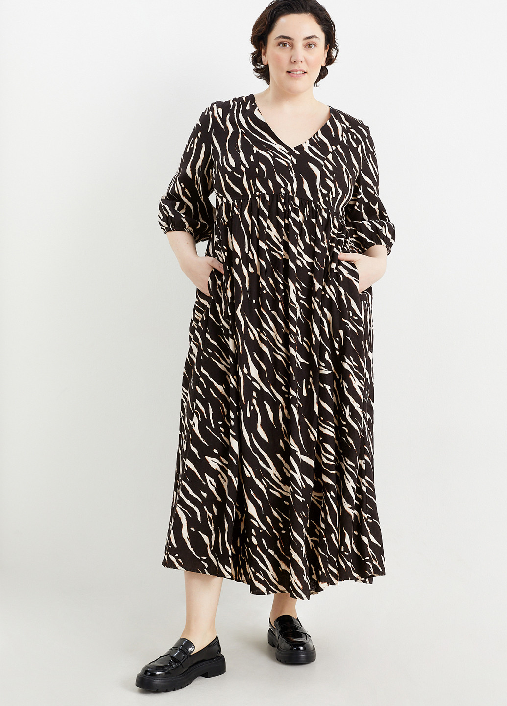 Черное кэжуал платье а-силуэт C&A с рисунком