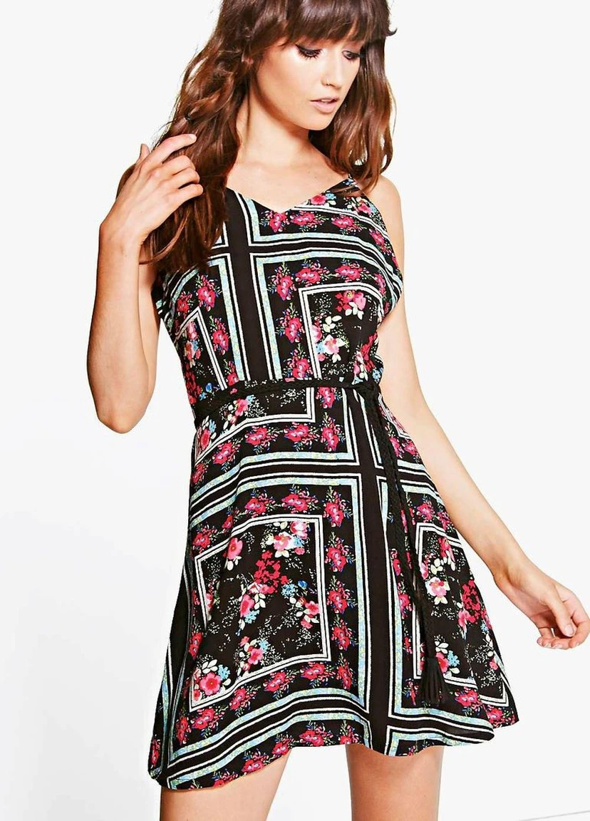 Черное кэжуал платье Boohoo однотонное