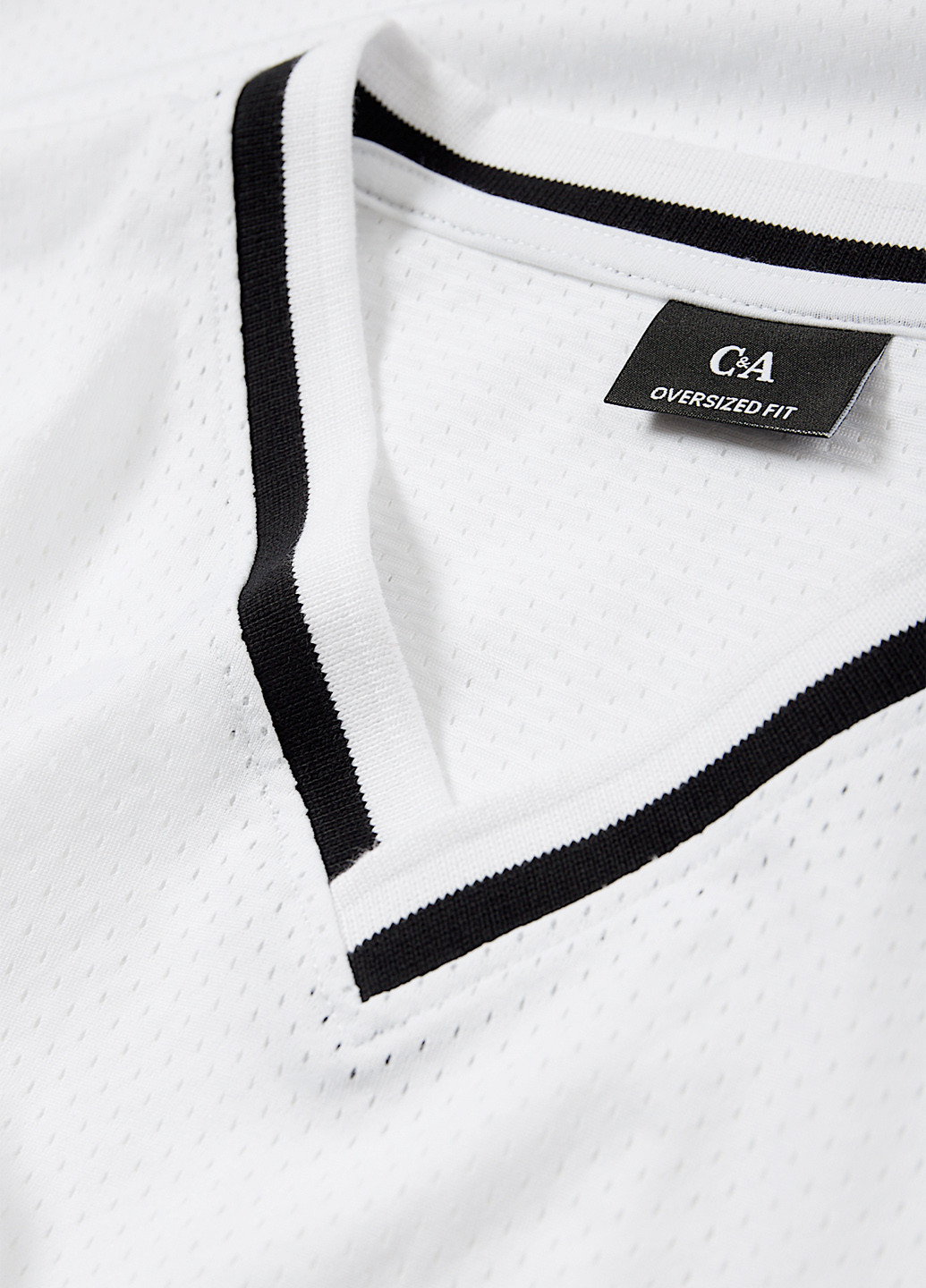 Біла футболка C&A