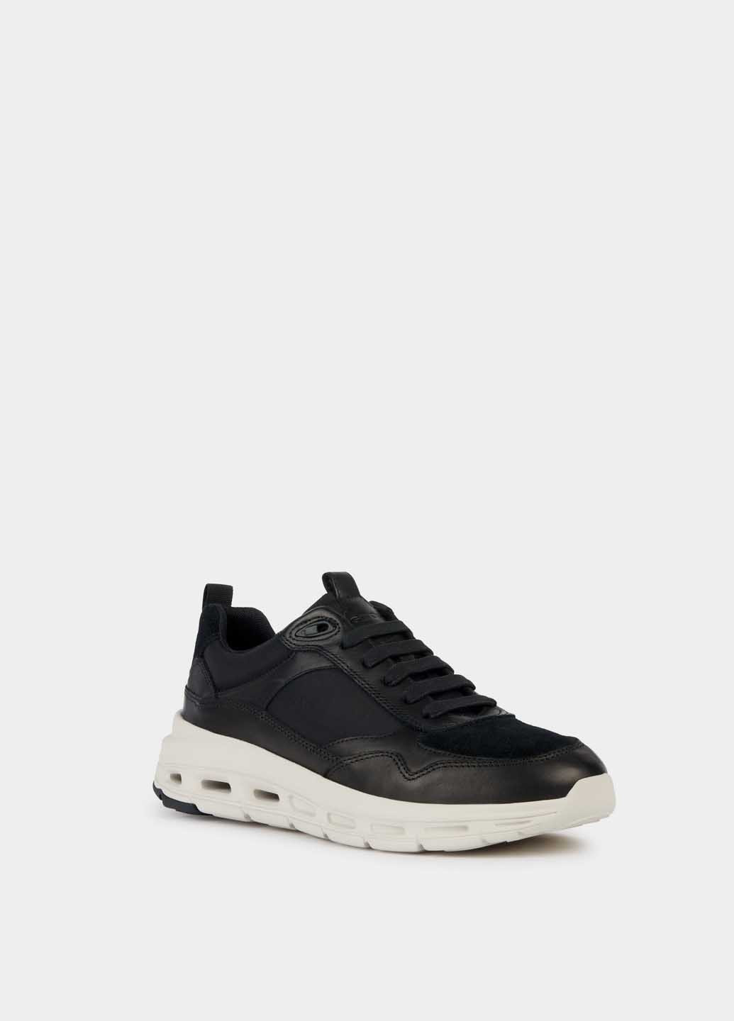 Черные демисезонные кроссовки Geox