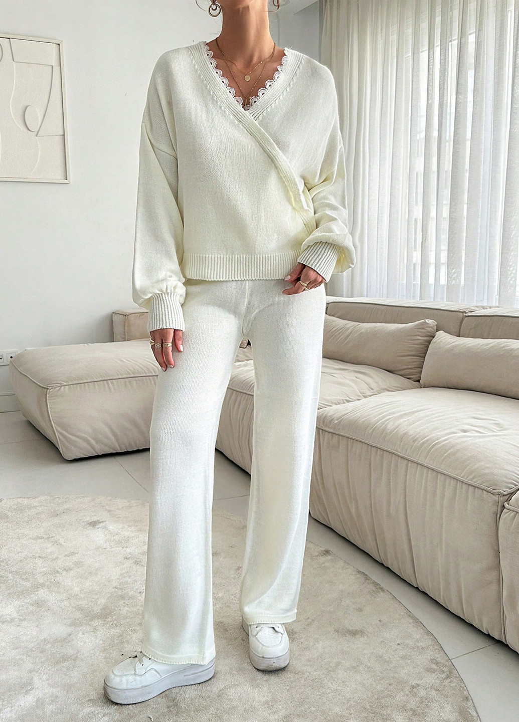 Молочний демісезонний комплект (пуловер, штани) SHEIN
