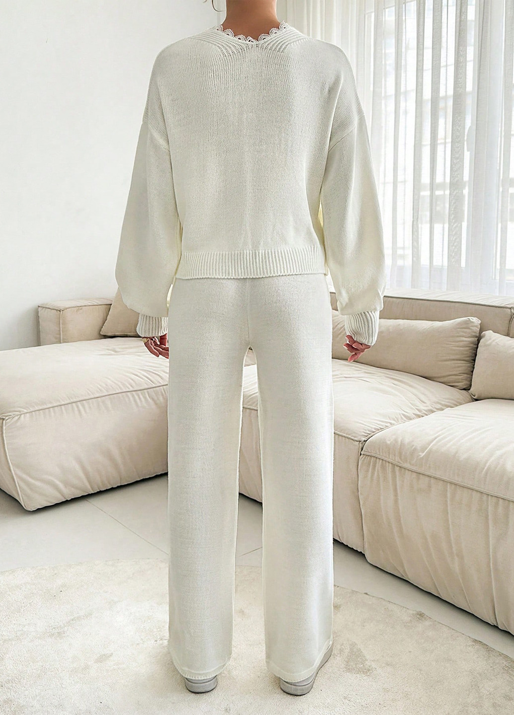 Молочний демісезонний комплект (пуловер, штани) SHEIN