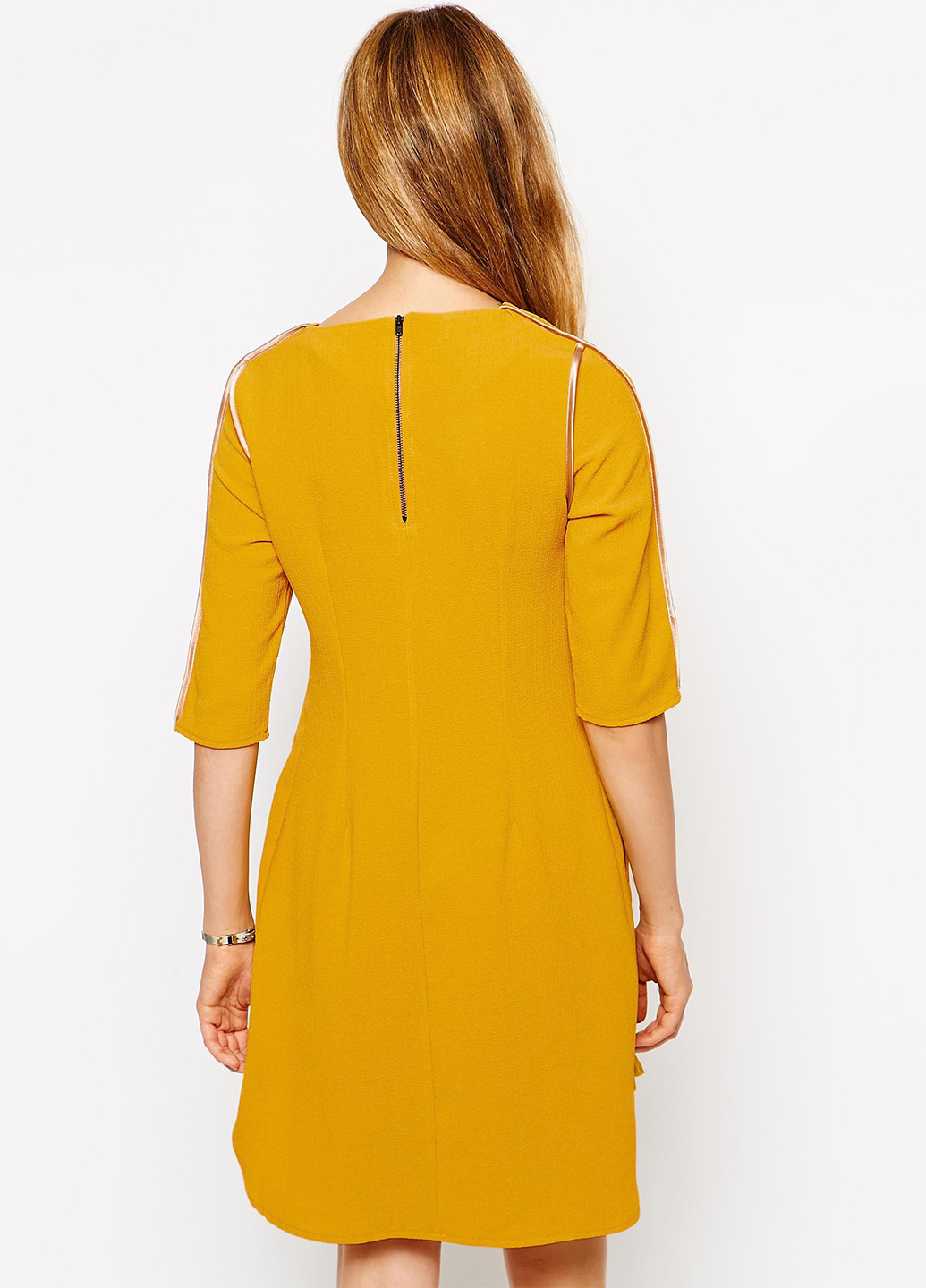 Желтое кэжуал платье а-силуэт Closet однотонное