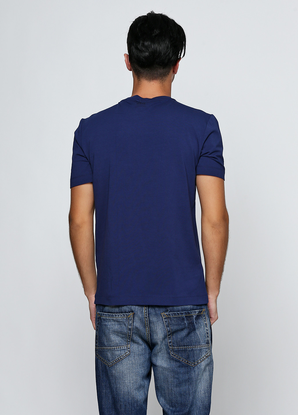 Темно-синяя футболка Armani