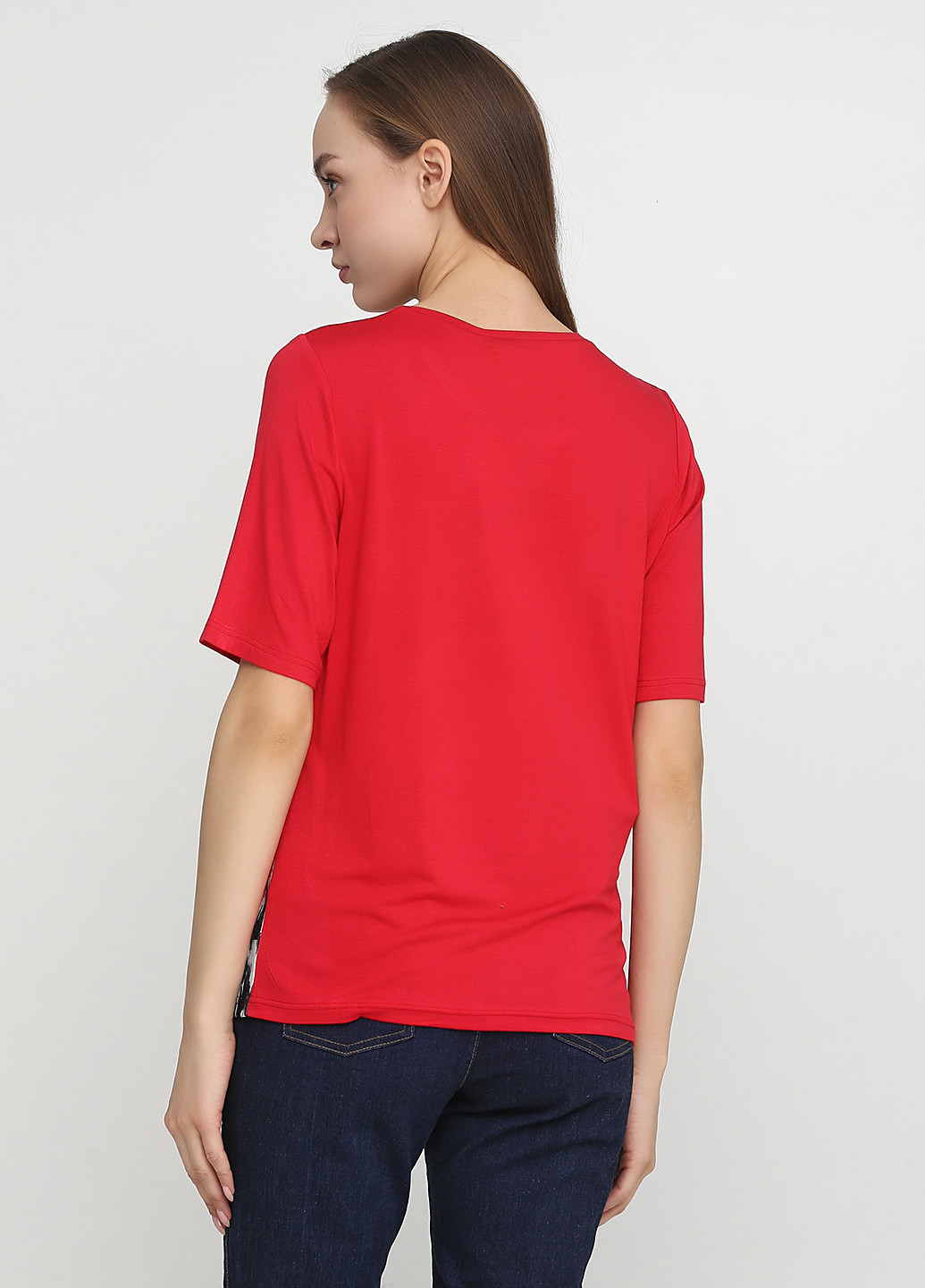 Красная летняя футболка Micha
