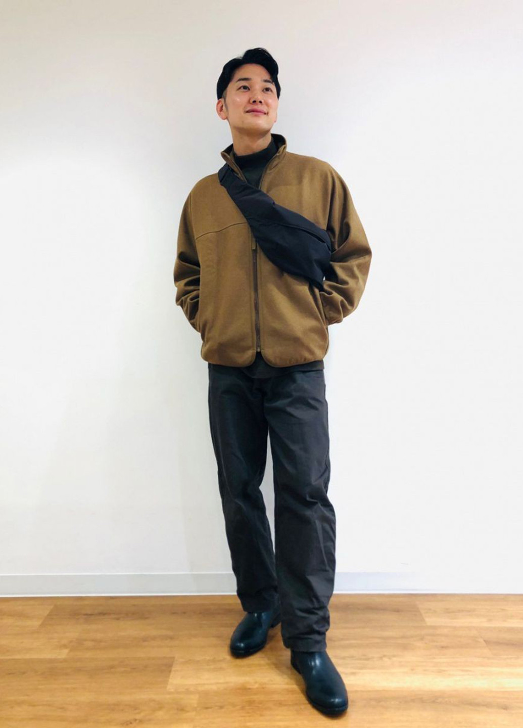 Коричневая демисезонная куртка Uniqlo