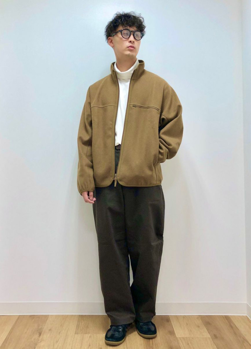 Коричневая демисезонная куртка Uniqlo