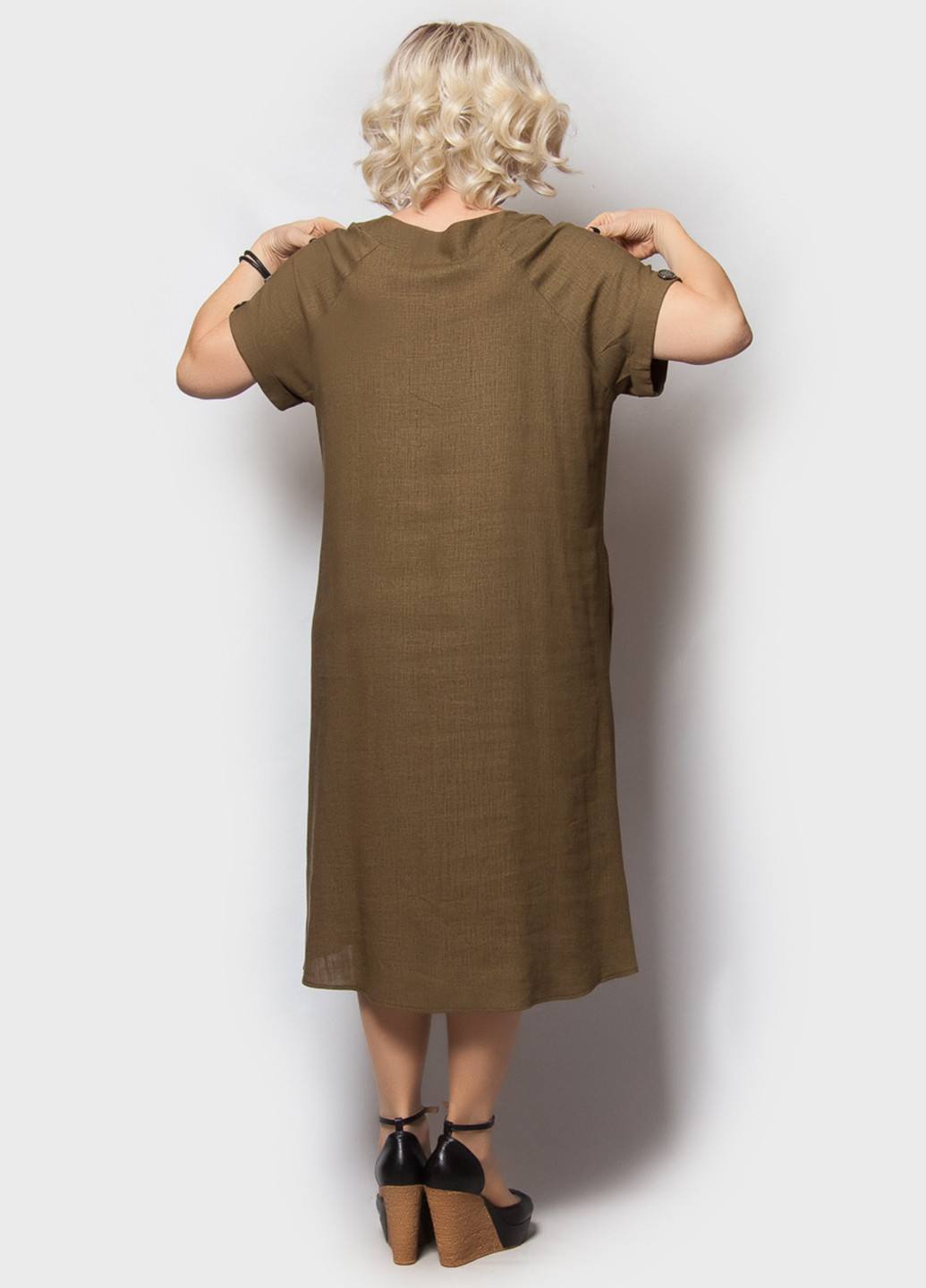 Оливковое (хаки) кэжуал платье а-силуэт LibeAmore однотонное