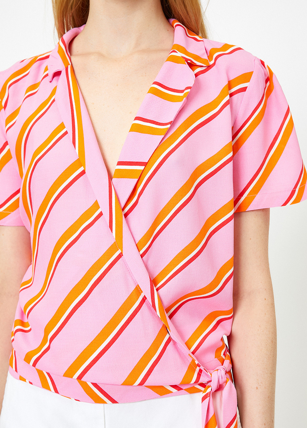 Светло-розовая летняя блуза на запах KOTON