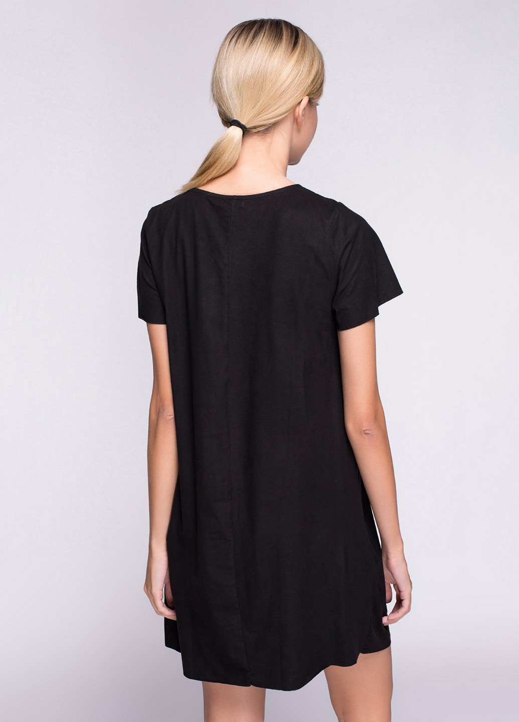 Черное кэжуал платье платье-футболка Bershka однотонное