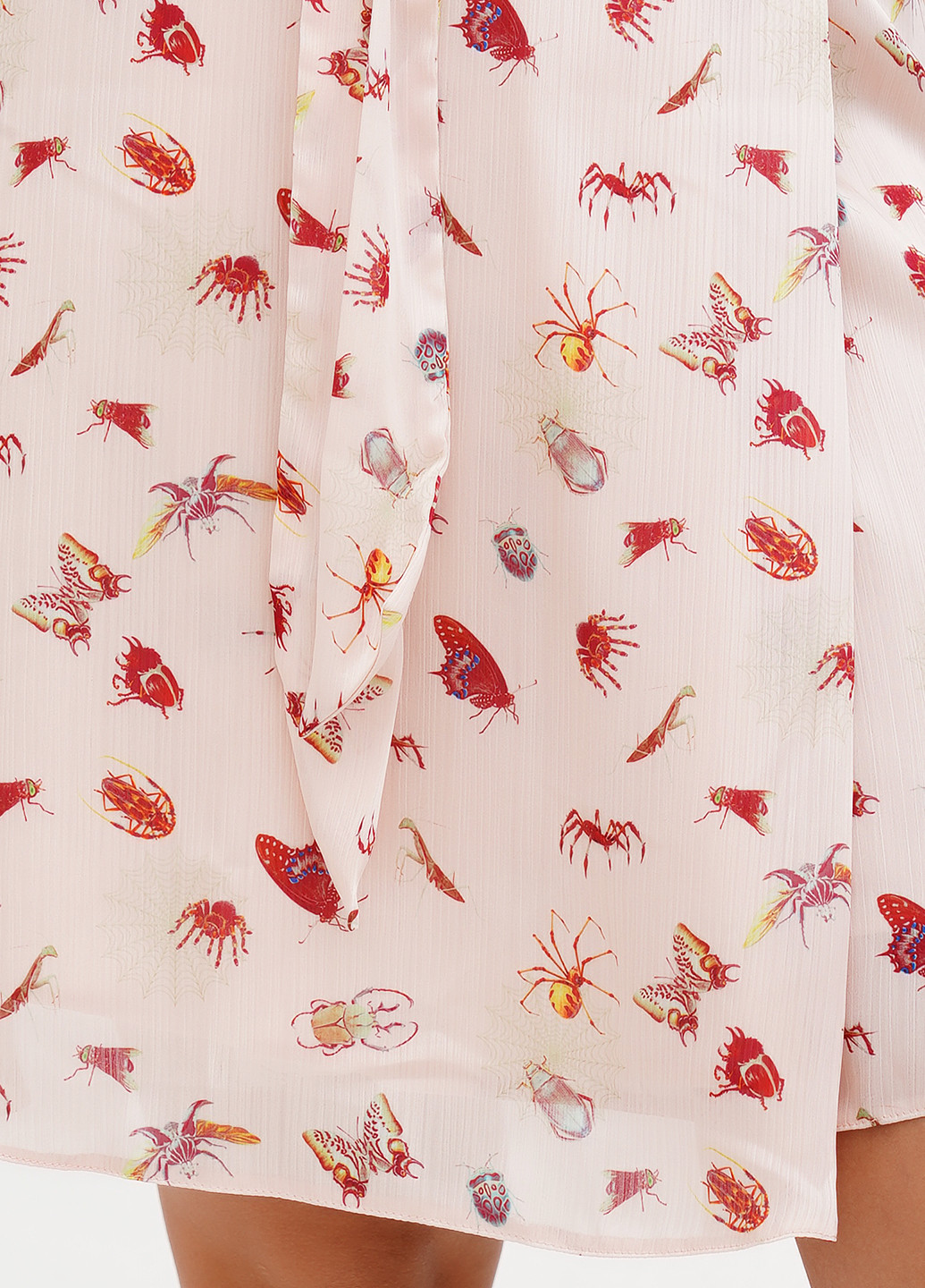 Пудровое кэжуал платье на запах Sassofono бабочки