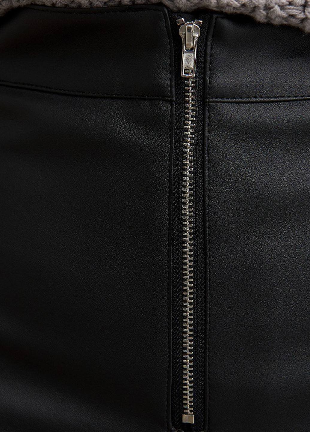 Черные кэжуал демисезонные прямые брюки NA-KD