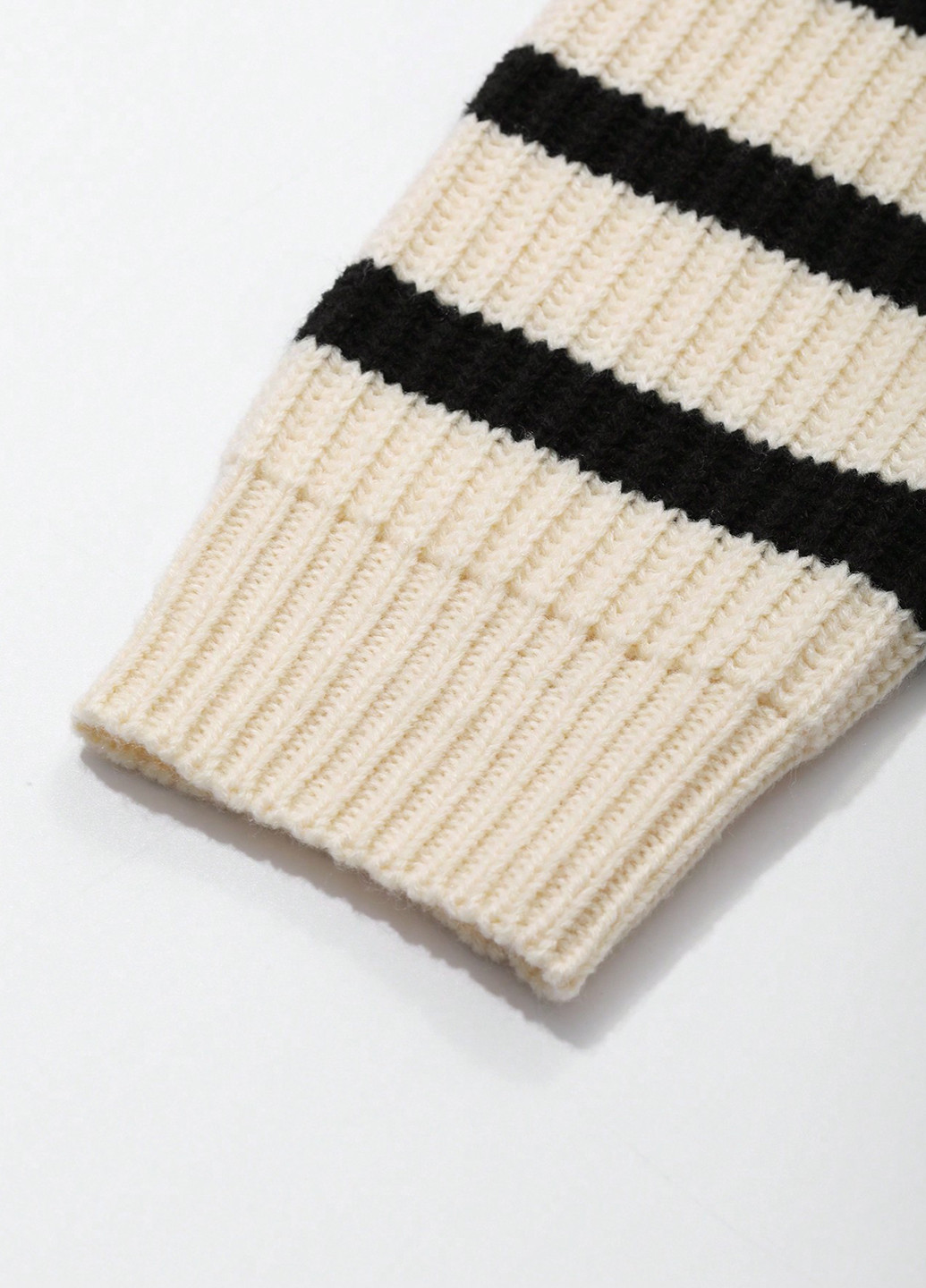 Світло-бежевий демісезонний светр SHEIN