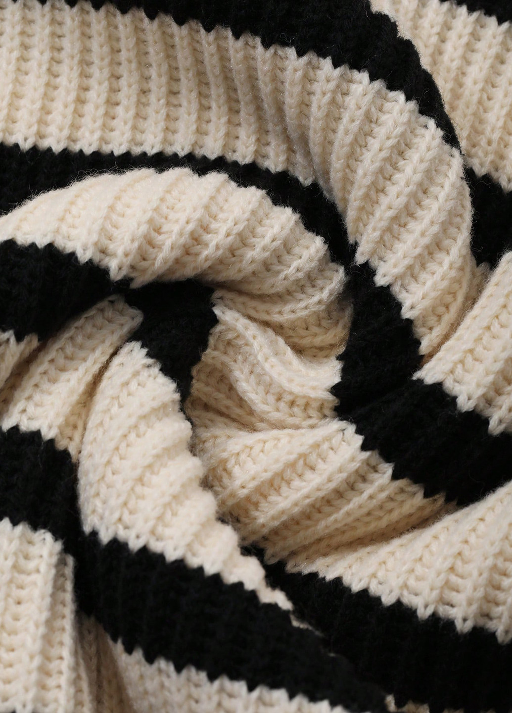 Світло-бежевий демісезонний светр SHEIN