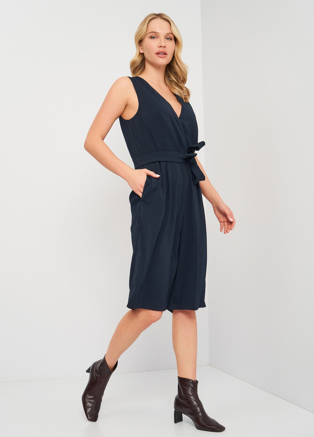 Комбінезон H&M однотонний темно-синій кежуал поліестер