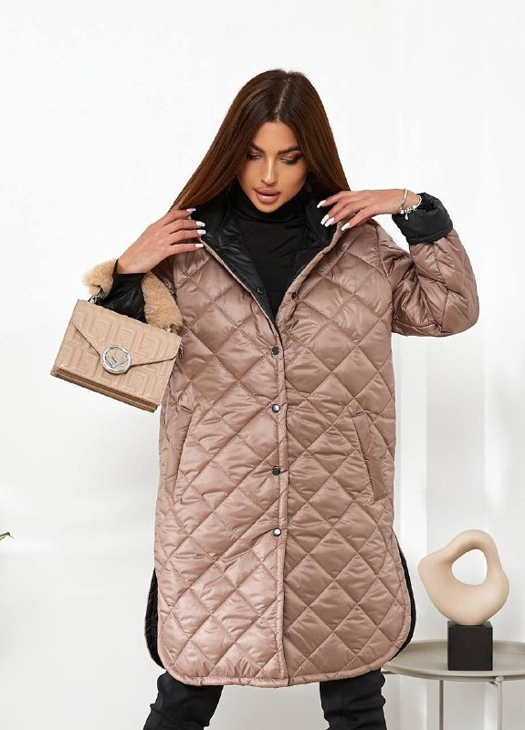 Бежевая зимняя женское стеганое пальто Hand Made