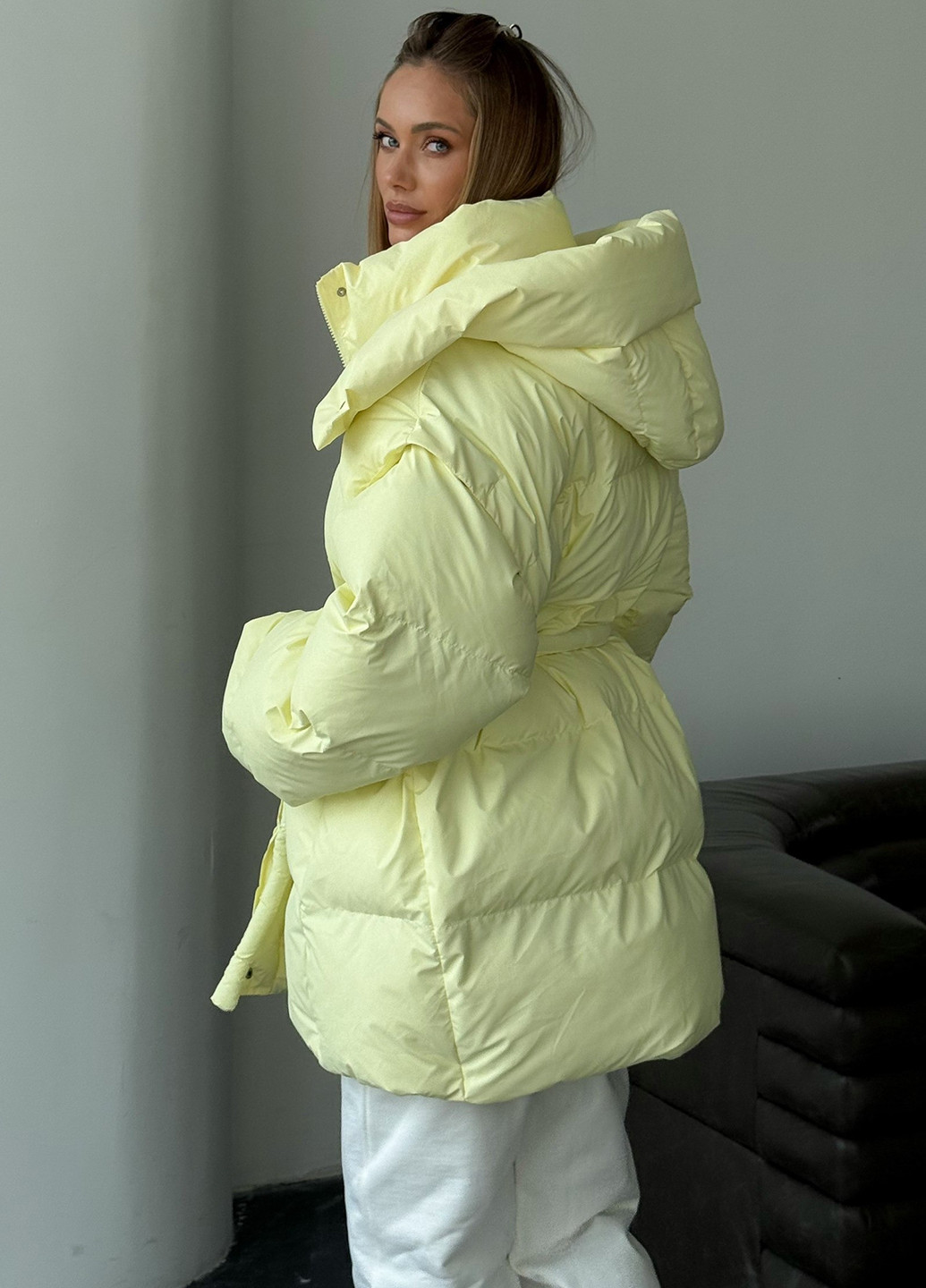 Желтая зимняя куртка No Brand