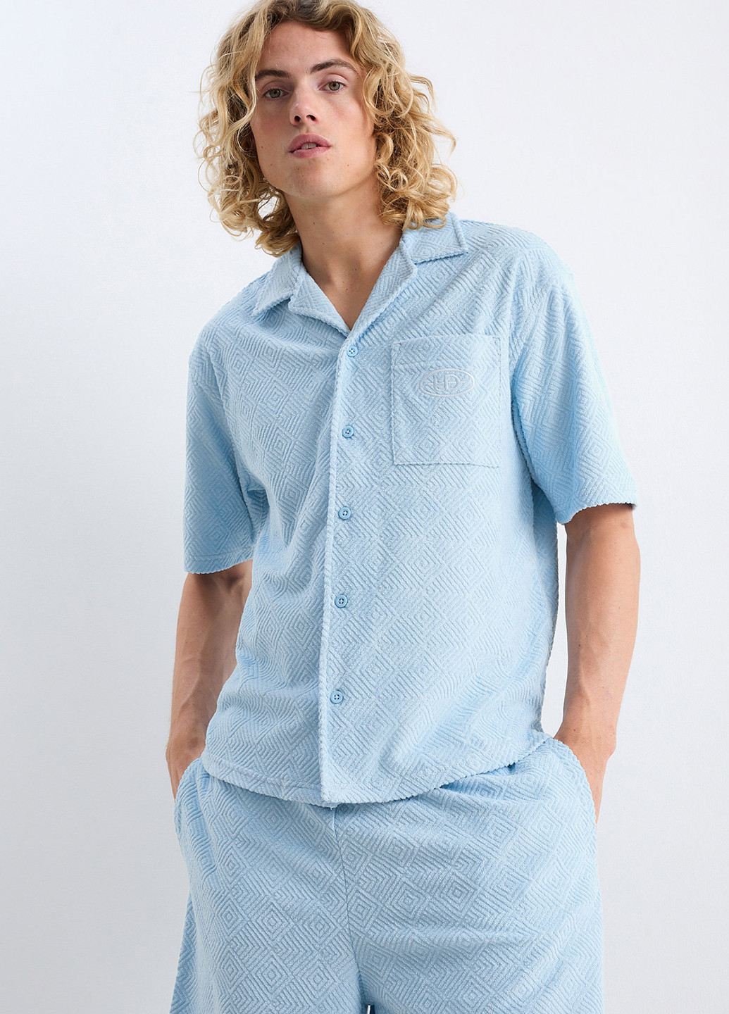 Светло-голубой кэжуал рубашка с геометрическим узором C&A