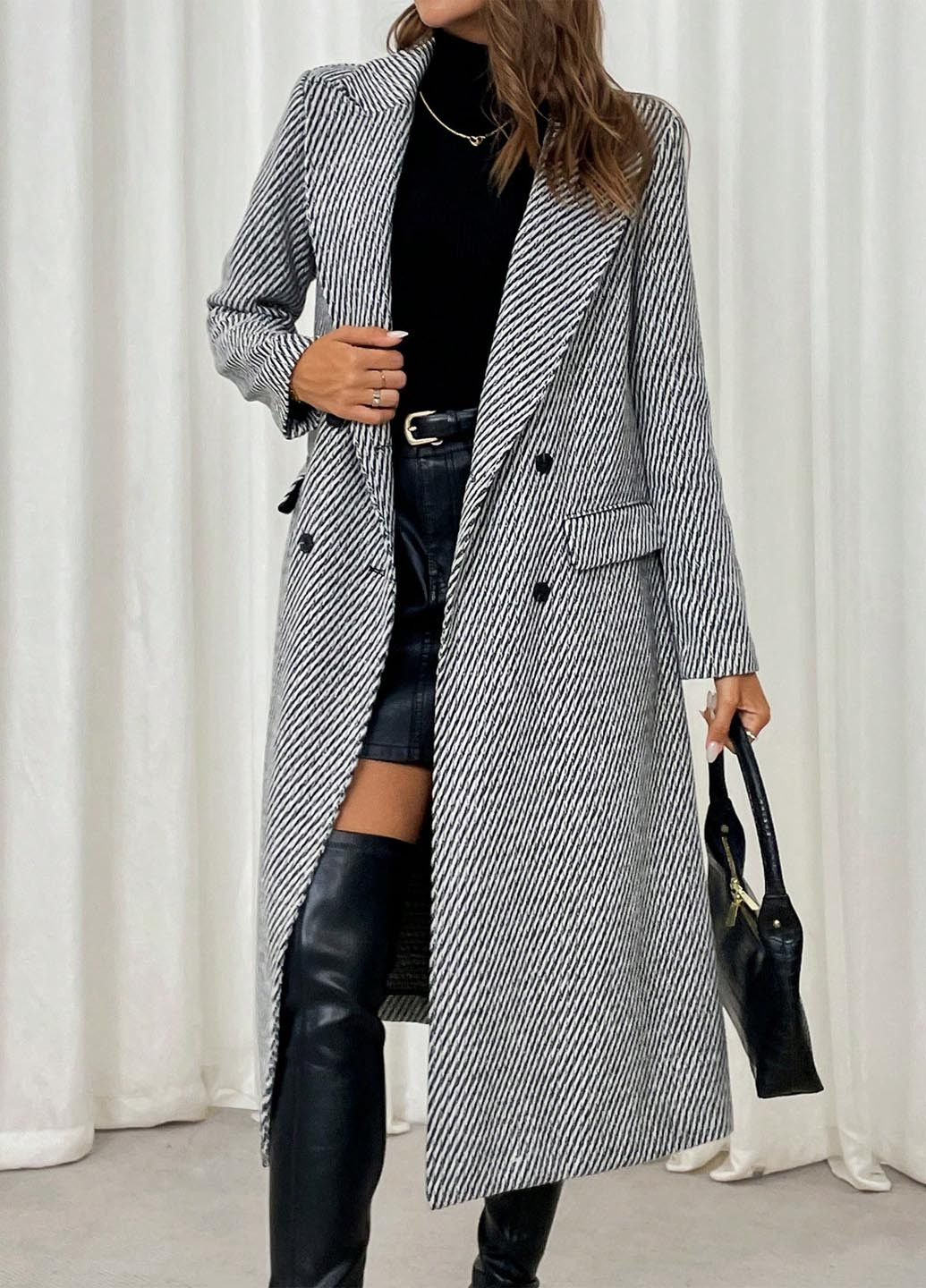 Черно-белое демисезонное Пальто двубортное SHEIN