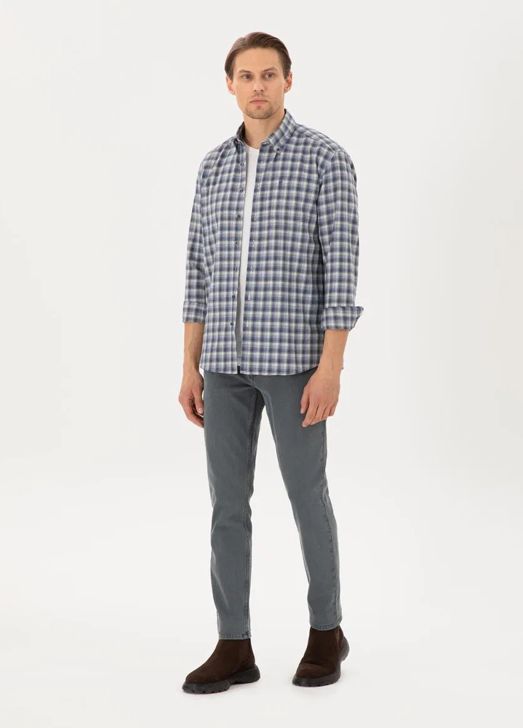 Серые демисезонные зауженные джинсы Pierre Cardin