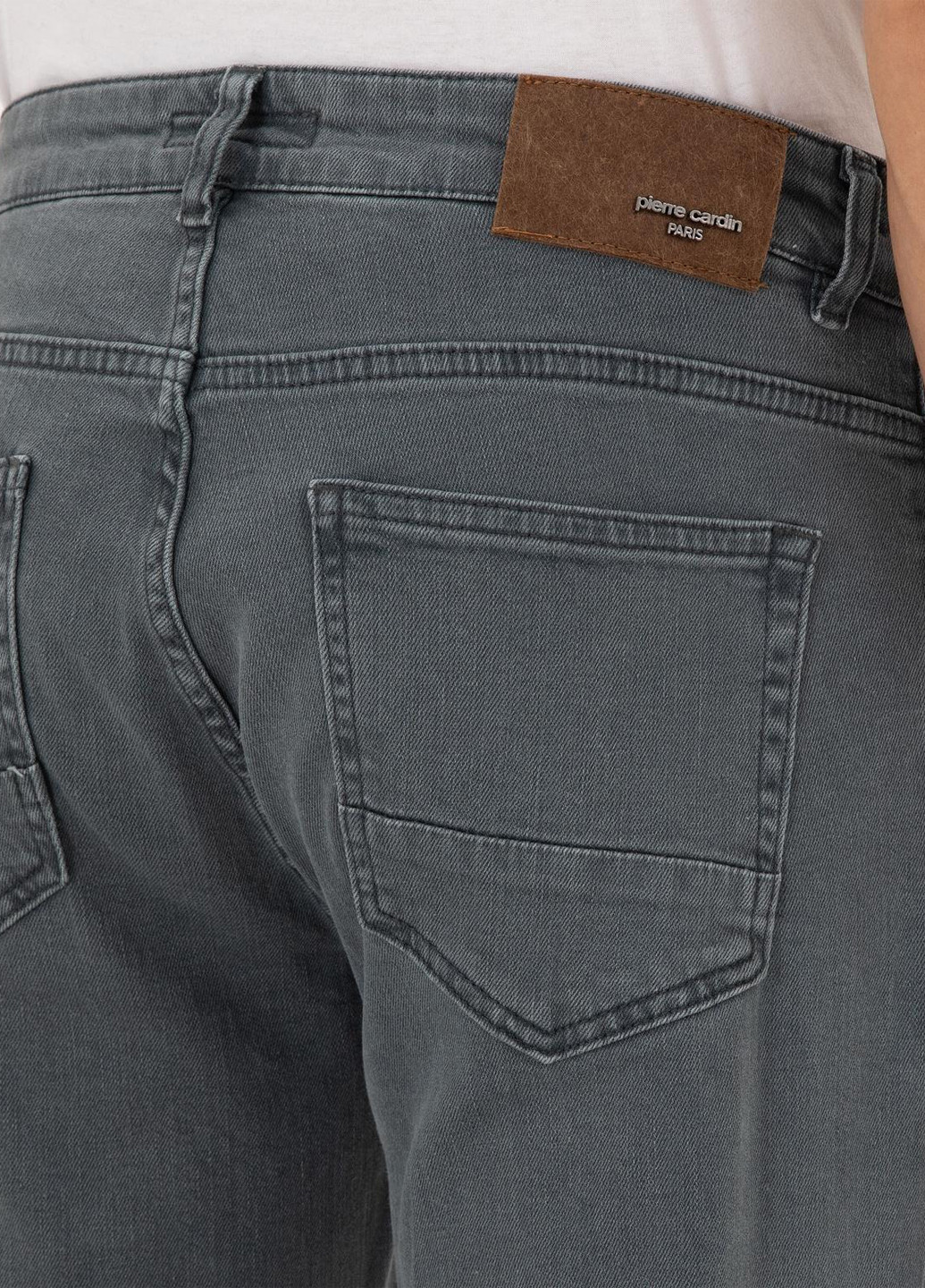 Серые демисезонные зауженные джинсы Pierre Cardin