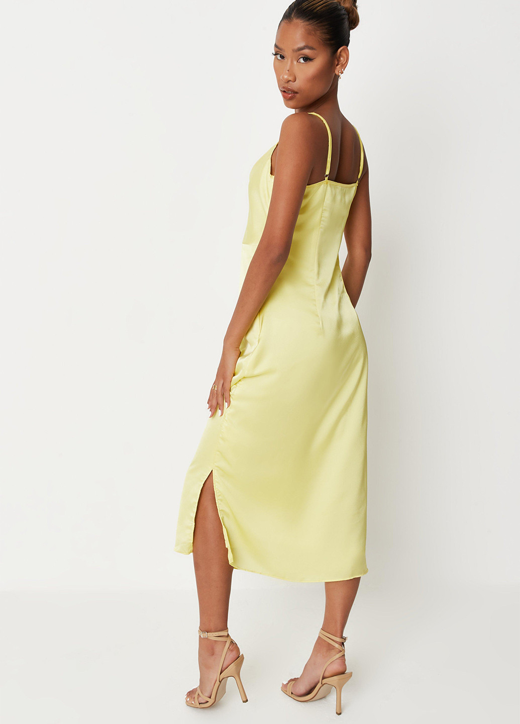 Желтое коктейльное платье платье-комбинация Missguided однотонное
