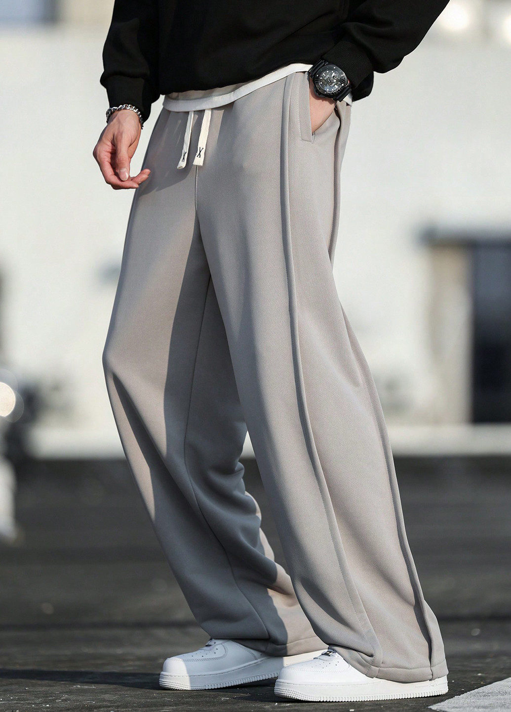 Серые спортивные демисезонные брюки SHEIN