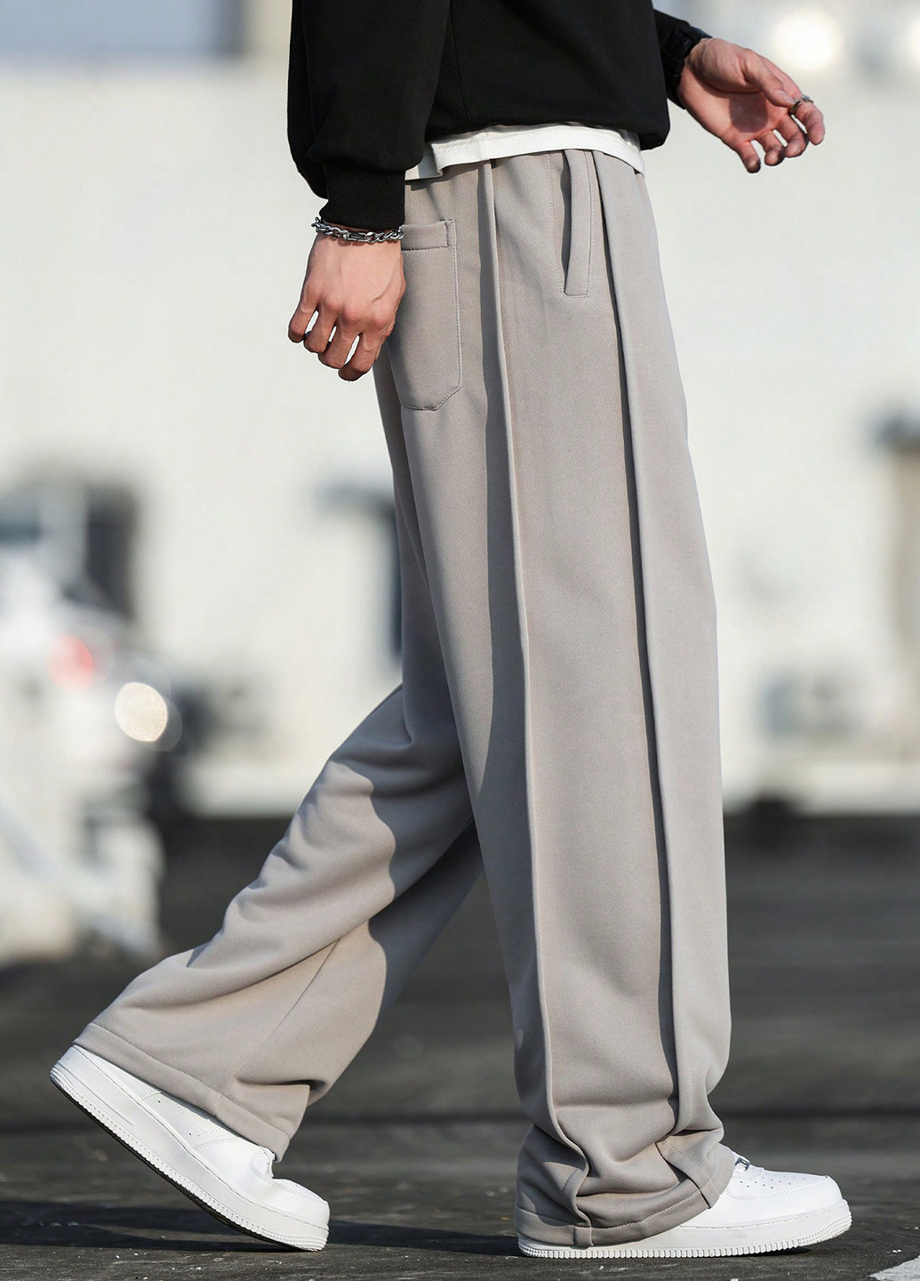 Серые спортивные демисезонные брюки SHEIN